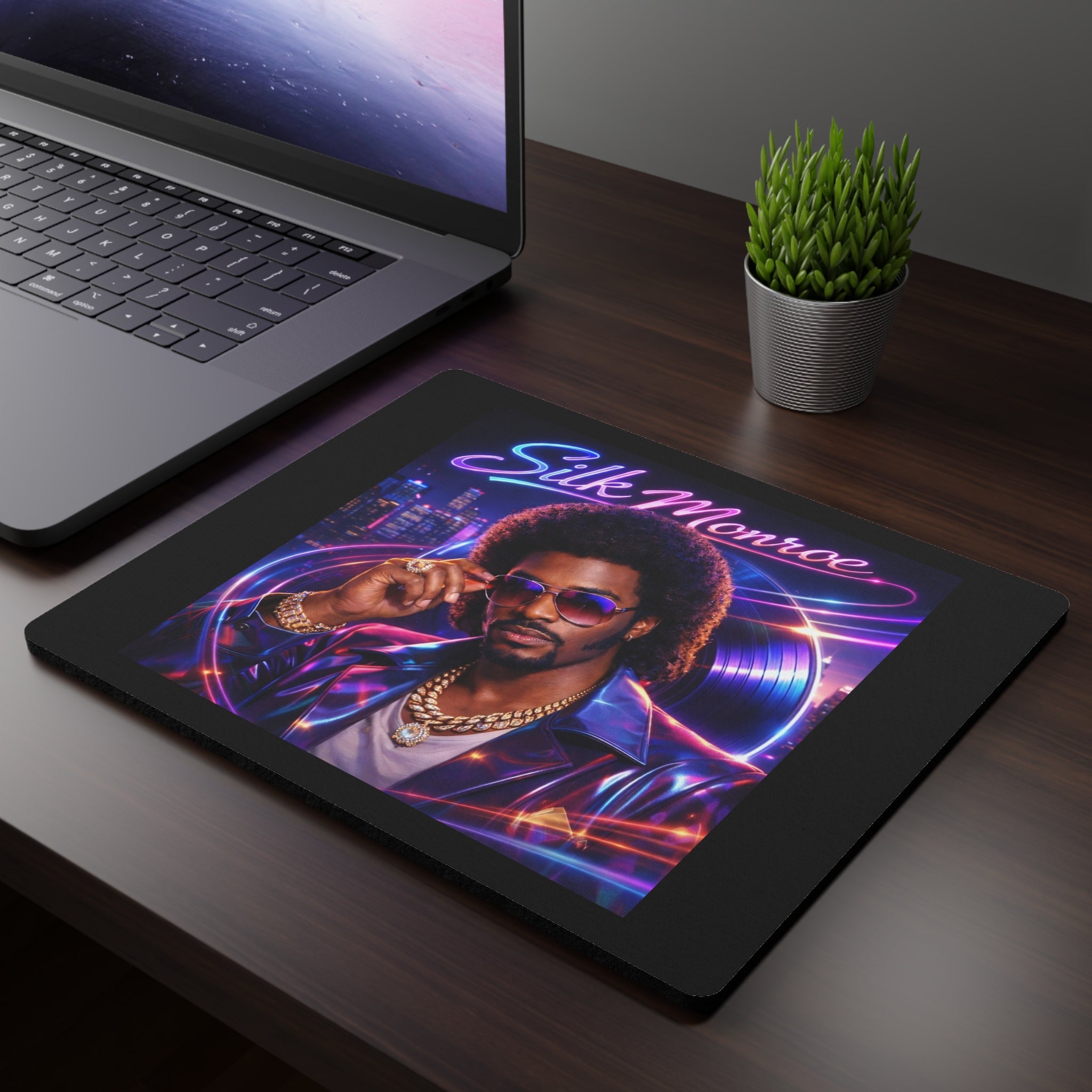 Silk Monroe portrait Rectangular Mouse Pad | Retro 80s neon, Vinyl DJ art